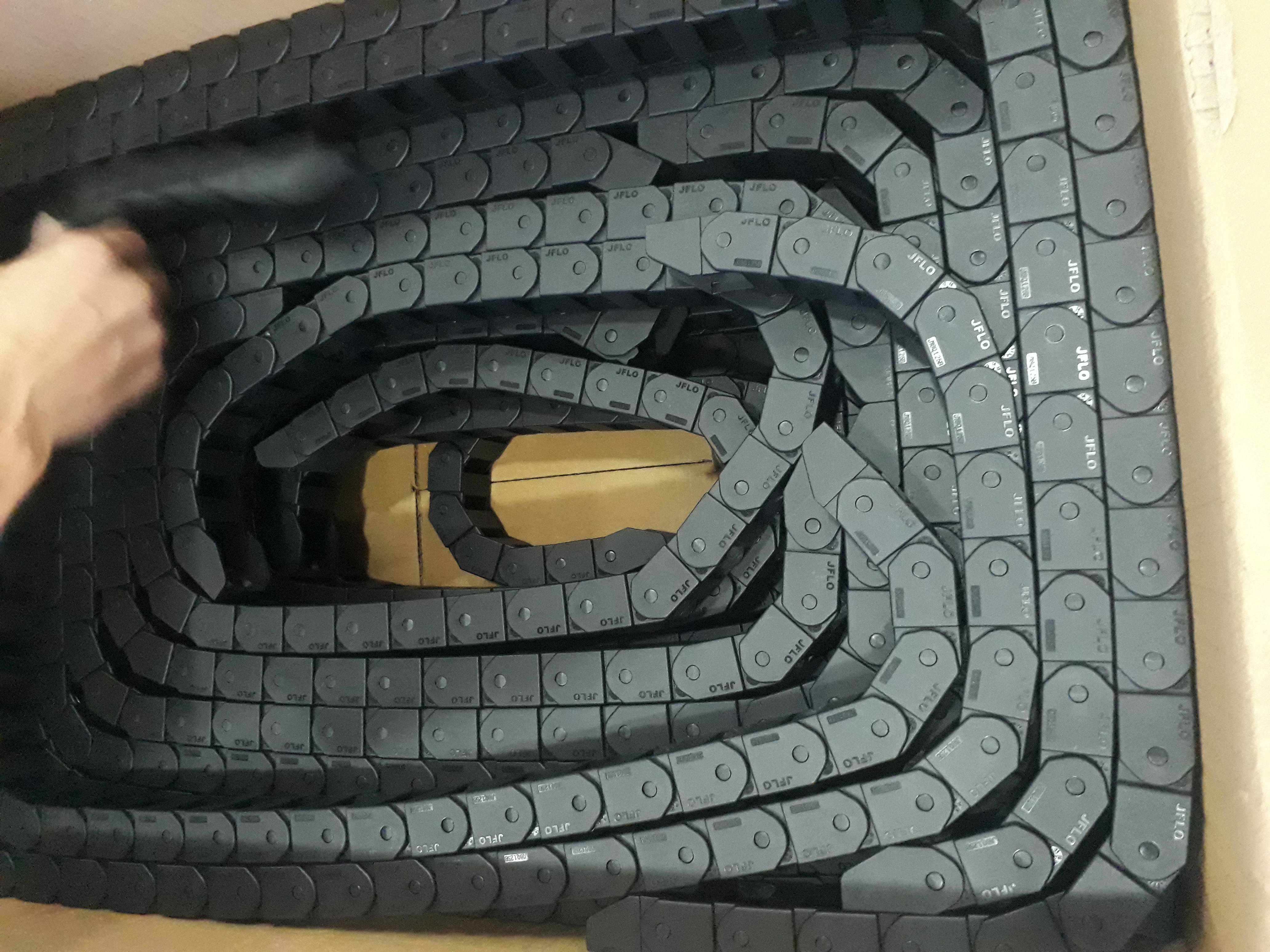 Máng xích nhựa dẫn cáp