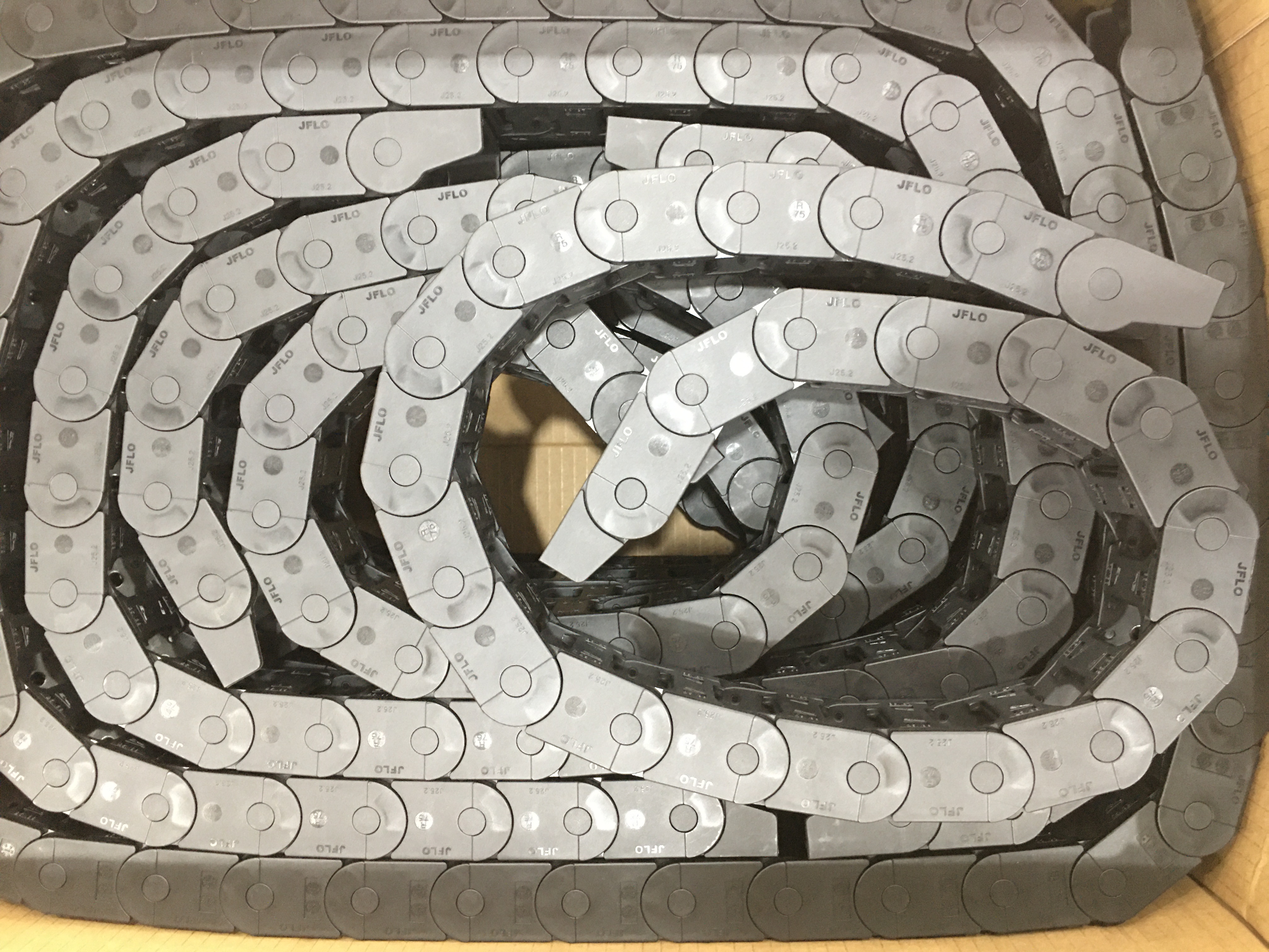 Máng xích cuốn cáp jflo